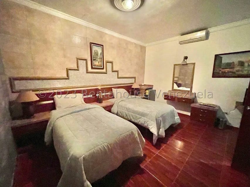 Casa (Multipes Niveles) en Venta en La Trinidad, Distrito Metropolitano - 38