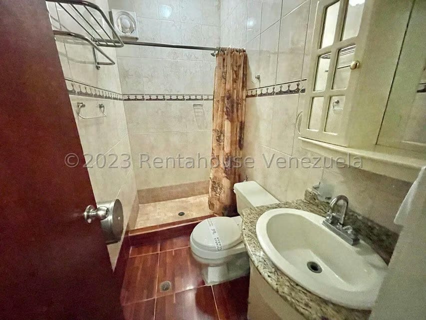 Casa (Multipes Niveles) en Venta en La Trinidad, Distrito Metropolitano - 57
