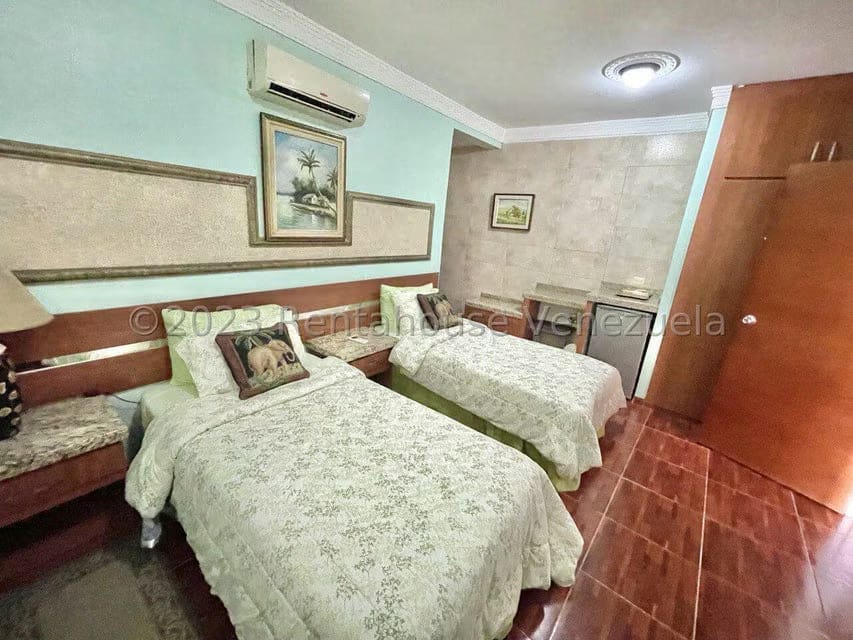Casa (Multipes Niveles) en Venta en La Trinidad, Distrito Metropolitano - 58