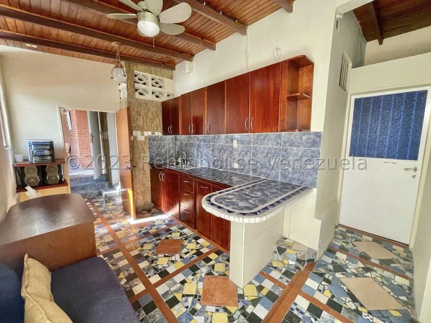 Casa (Multipes Niveles) en Venta en La Trinidad, Distrito Metropolitano - 67