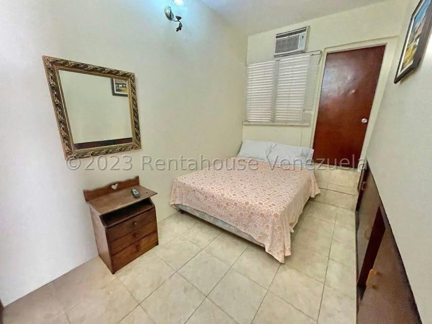 Casa (Multipes Niveles) en Venta en La Trinidad, Distrito Metropolitano - 68