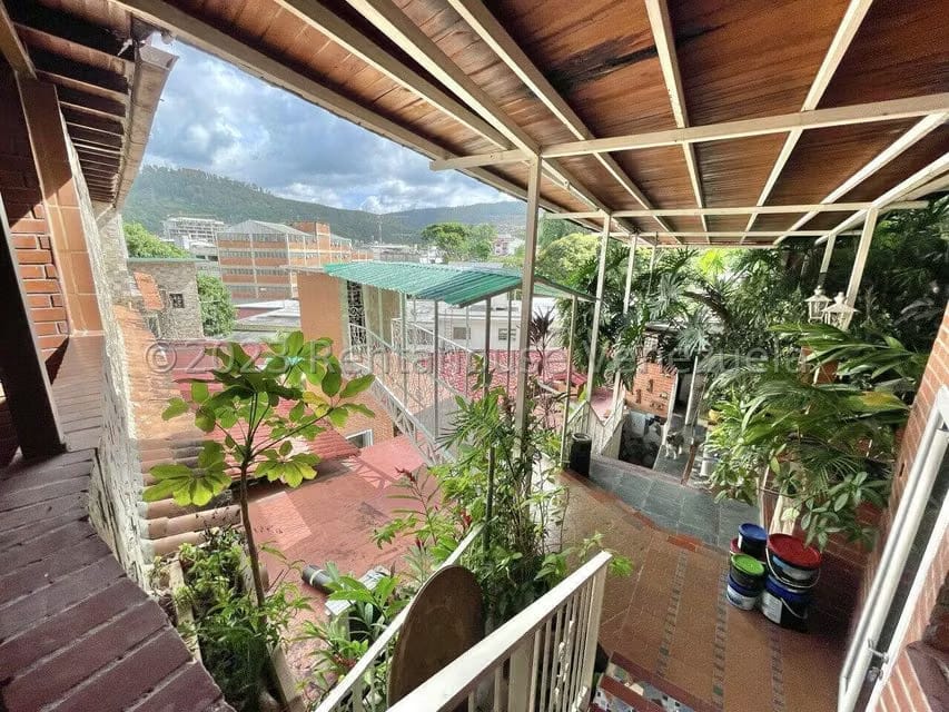 Casa (Multipes Niveles) en Venta en La Trinidad, Distrito Metropolitano - 75