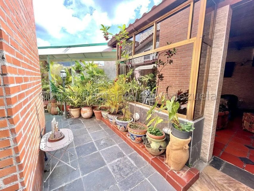 Casa (Multipes Niveles) en Venta en La Trinidad, Distrito Metropolitano - 99