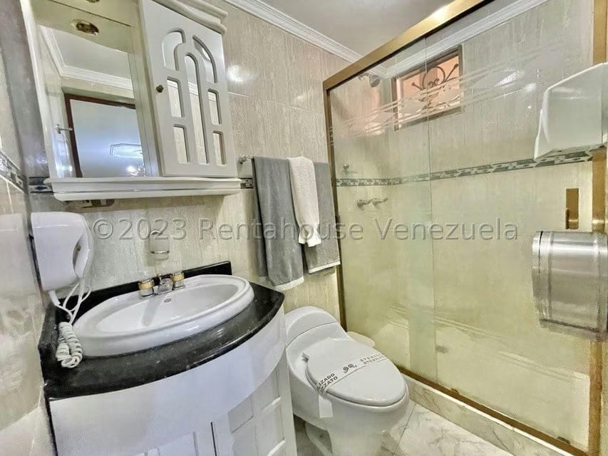 Casa (Multipes Niveles) en Venta en La Trinidad, Distrito Metropolitano - 100