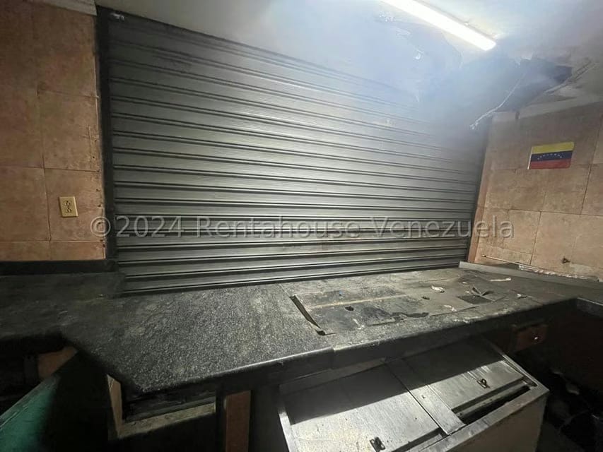 Comercial (Local Comercial) en Venta en Parroquia Santa Teresa, Distrito Metropolitano - 2