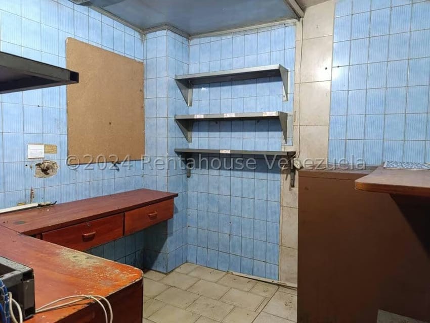 Comercial (Local Comercial) en Venta en Parroquia Santa Teresa, Distrito Metropolitano - 13