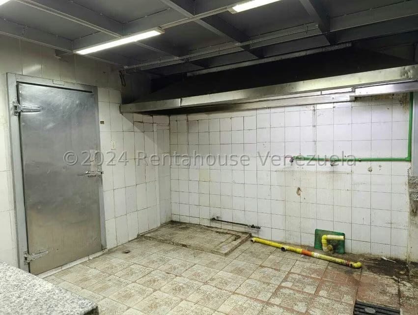 Comercial (Local Comercial) en Venta en Parroquia Santa Teresa, Distrito Metropolitano - 10