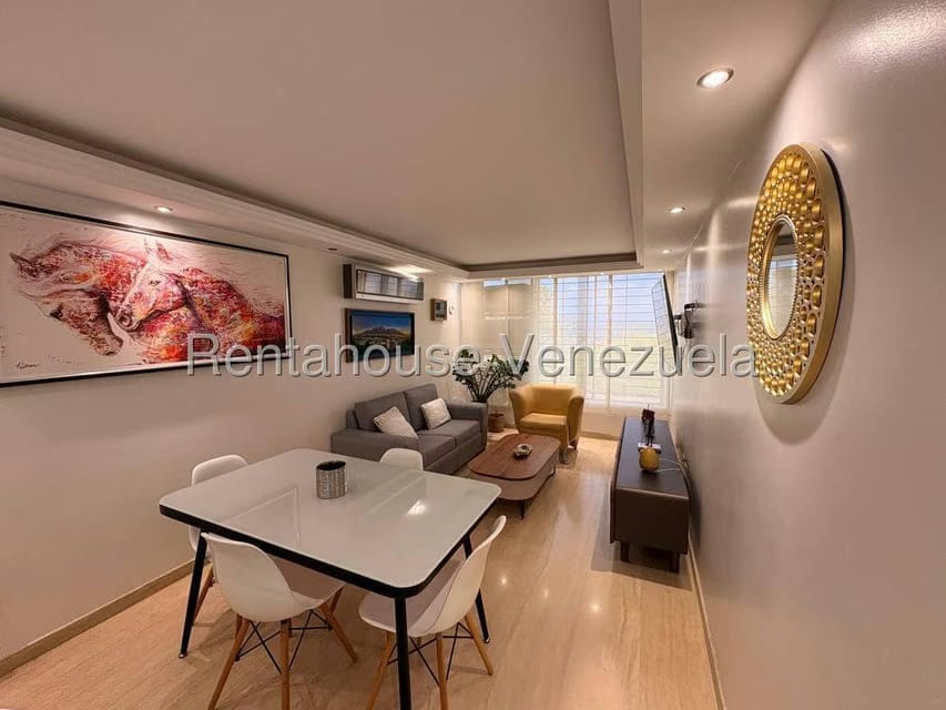 Apartamento (1 Nivel) en Alquiler en Colinas de La Tahona, Distrito Metropolitano - 11