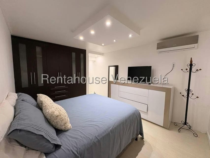 Apartamento (1 Nivel) en Alquiler en Colinas de La Tahona, Distrito Metropolitano - 19