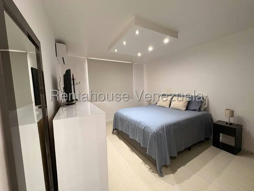 Apartamento (1 Nivel) en Alquiler en Colinas de La Tahona, Distrito Metropolitano - 22
