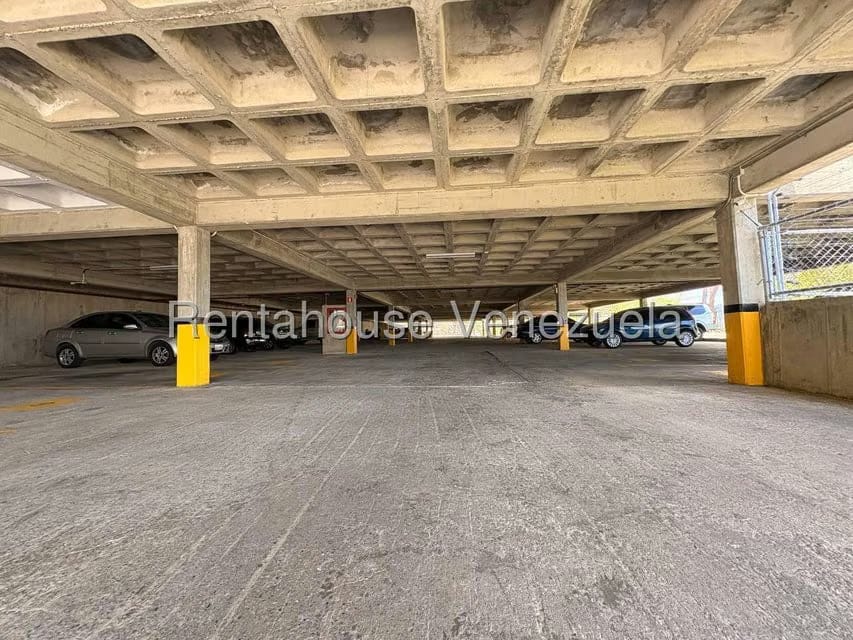 Apartamento (1 Nivel) en Alquiler en Colinas de La Tahona, Distrito Metropolitano - 30