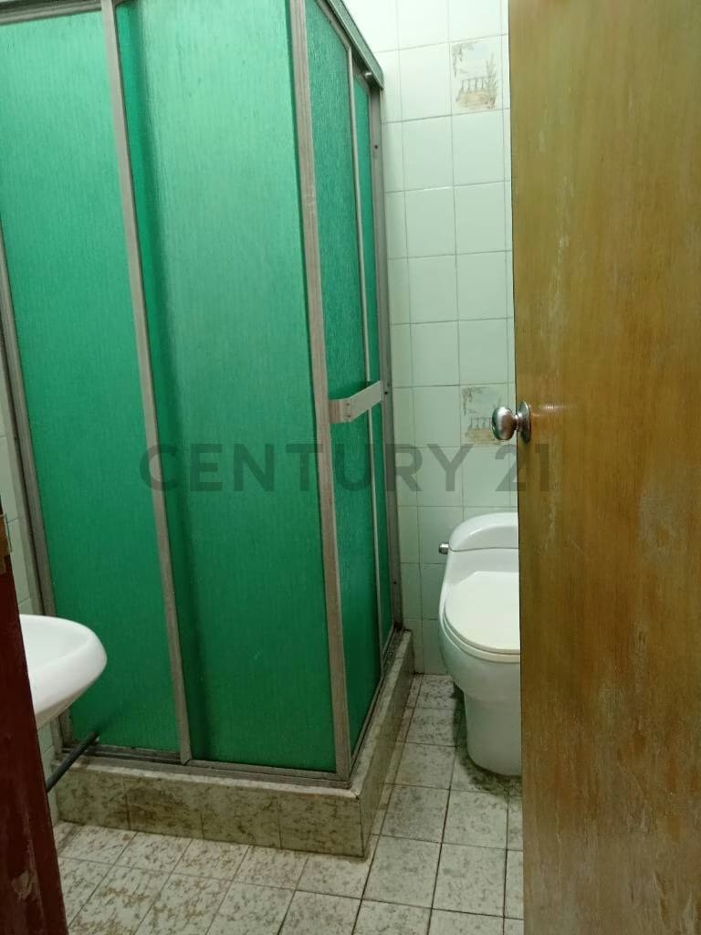 Casa con disposición comercial o residencial - 11
