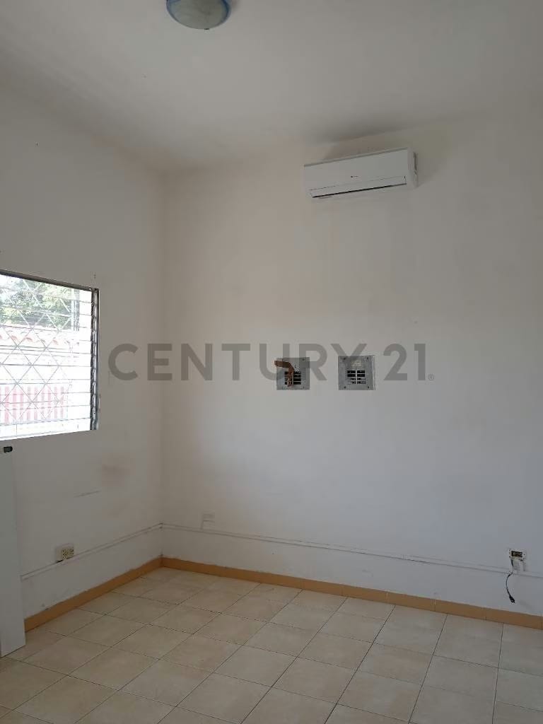 Casa con disposición comercial o residencial - 5