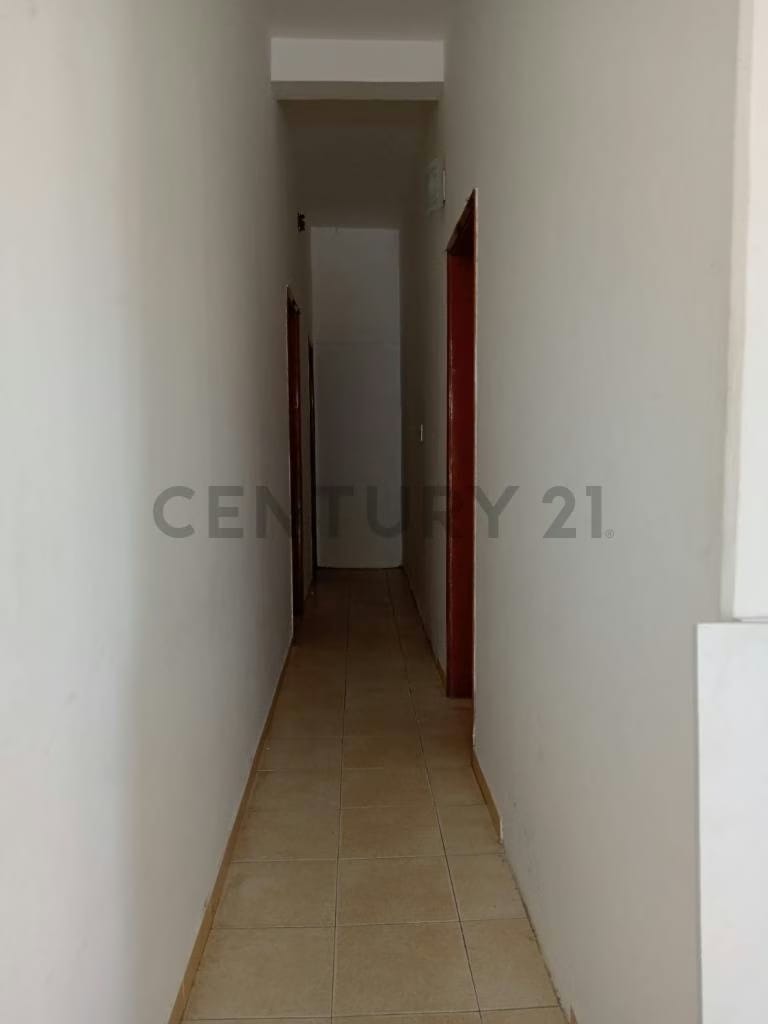 Casa con disposición comercial o residencial - 7