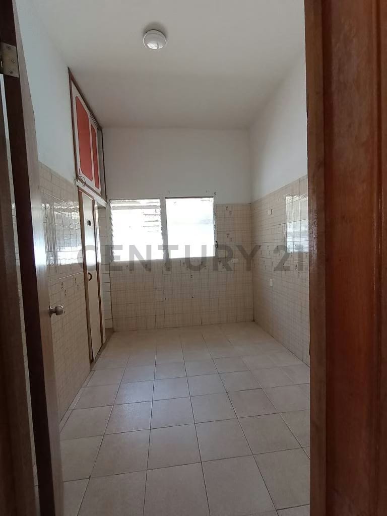 Casa con disposición comercial o residencial - 8