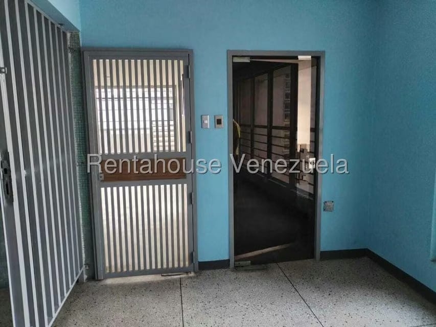 Comercial (Oficina) en Alquiler en Centro, Carabobo - 18