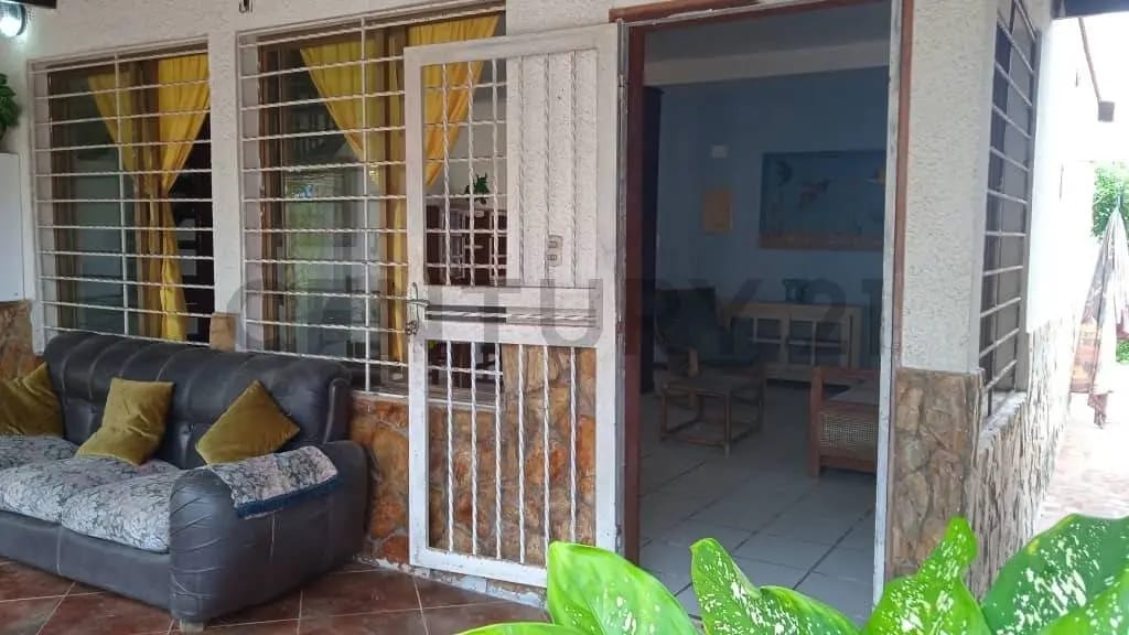 Terreno con tres casas en Antolin del Campo - 12