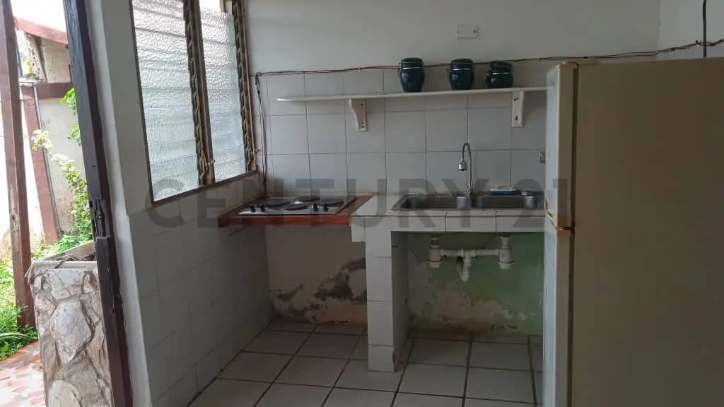 Terreno con tres casas en Antolin del Campo - 16