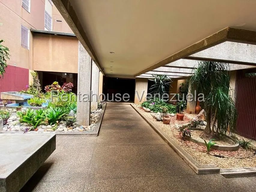 Apartamento (1 Nivel) en Venta en Colinas de Bello Monte, Distrito Metropolitano - 2