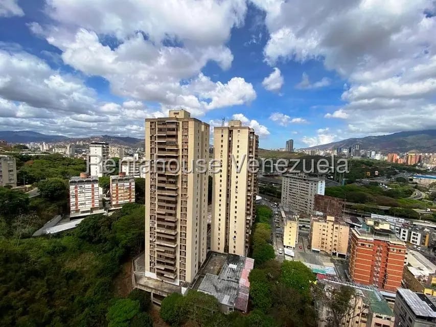 Apartamento (1 Nivel) en Venta en Colinas de Bello Monte, Distrito Metropolitano - 11