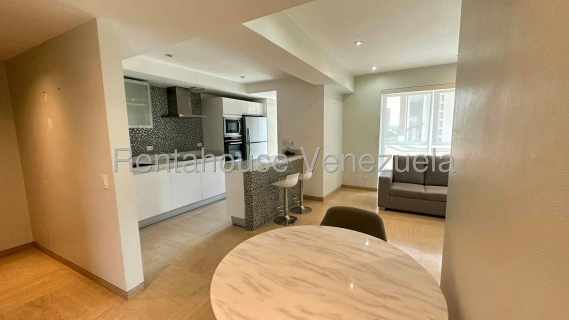 Apartamento (1 Nivel) en Alquiler en Campo Alegre, Distrito Metropolitano - 2