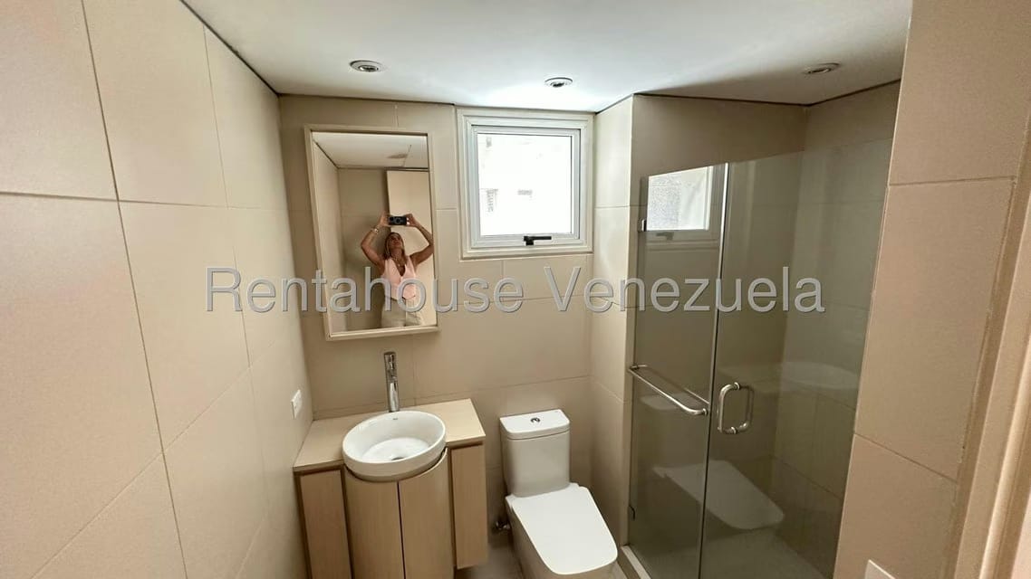 Apartamento (1 Nivel) en Alquiler en Campo Alegre, Distrito Metropolitano - 14
