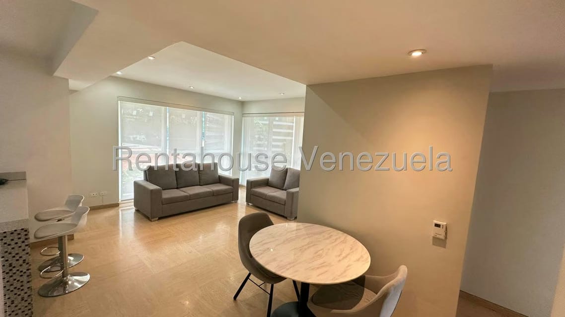 Apartamento (1 Nivel) en Alquiler en Campo Alegre, Distrito Metropolitano - 4
