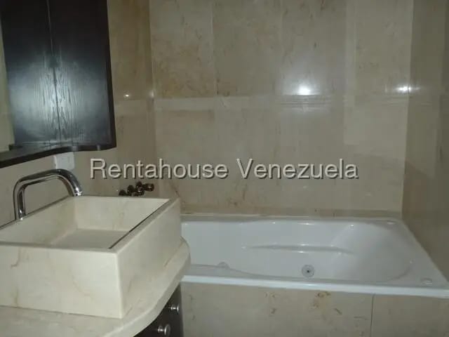 Apartamento (1 Nivel) en Venta en Lomas de Prados del Este, Distrito Metropolitano - 20