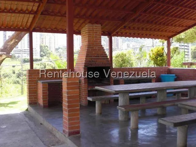 Apartamento (1 Nivel) en Venta en Lomas de Prados del Este, Distrito Metropolitano - 23