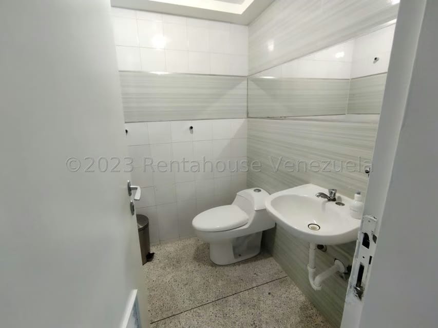 Comercial (Local Comercial) en Venta en Los Colorados, Carabobo - 24