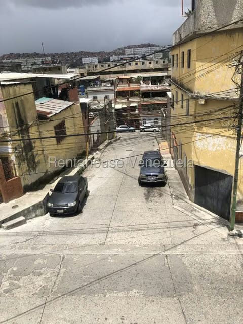 Casa (1 Nivel) en Venta en Catia, Distrito Metropolitano - 25