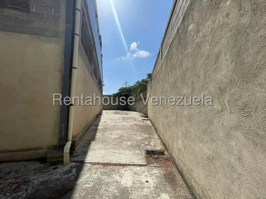 Comercial (Local Comercial) en Alquiler en Zona Industrial 2, Lara - 13