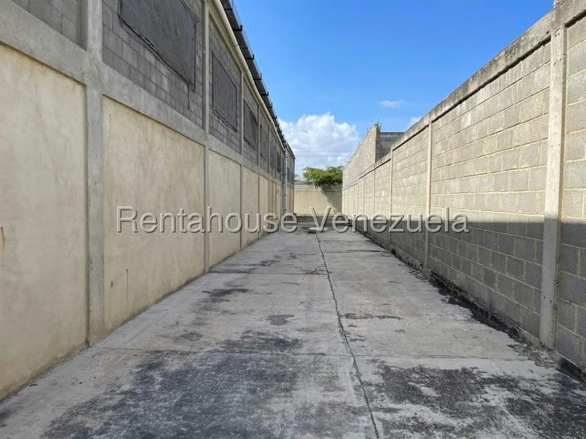 Comercial (Local Comercial) en Alquiler en Zona Industrial 2, Lara - 14