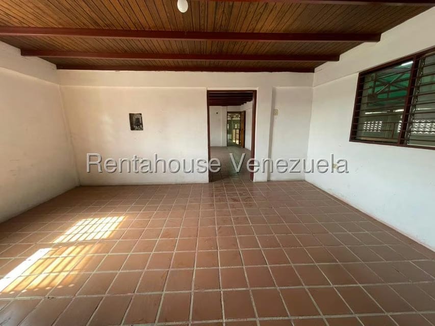 Comercial (Local Comercial) en Alquiler en Zona Industrial 2, Lara - 15