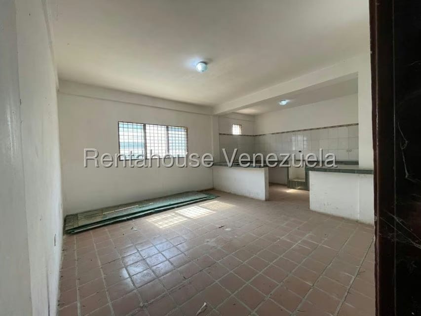 Comercial (Local Comercial) en Alquiler en Zona Industrial 2, Lara - 16