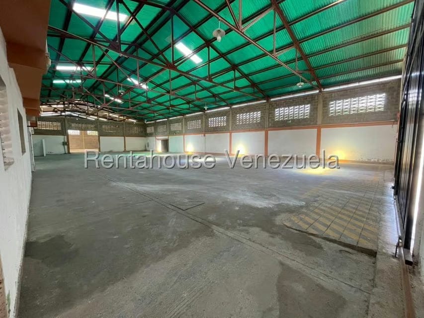 Comercial (Local Comercial) en Alquiler en Zona Industrial 2, Lara - 4