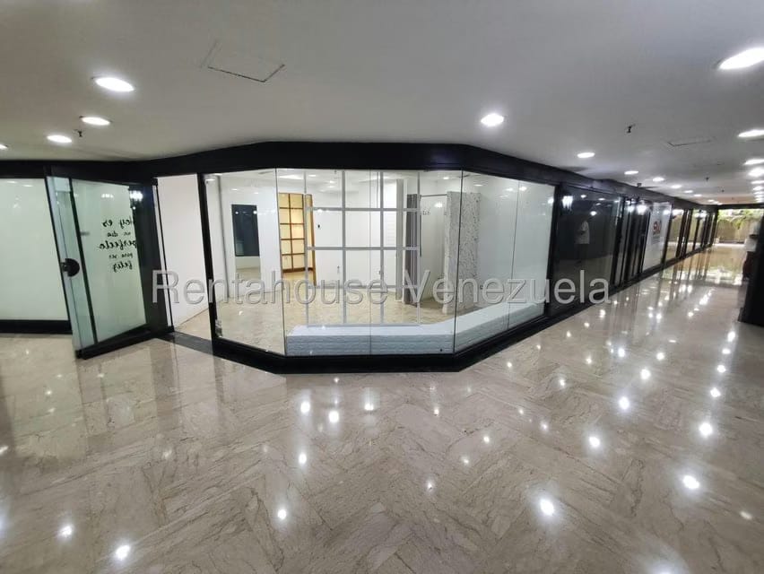 Comercial (Local Comercial) en Alquiler en Las Mercedes, Distrito Metropolitano - 2