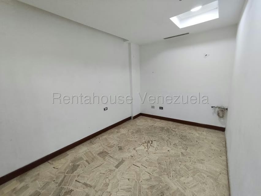 Comercial (Local Comercial) en Alquiler en Las Mercedes, Distrito Metropolitano - 12