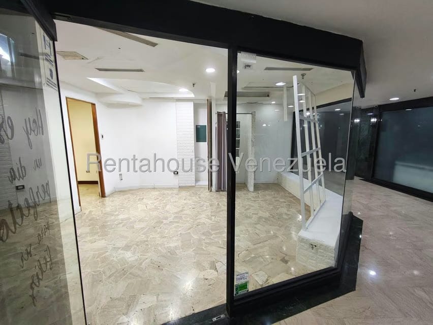 Comercial (Local Comercial) en Alquiler en Las Mercedes, Distrito Metropolitano - 6