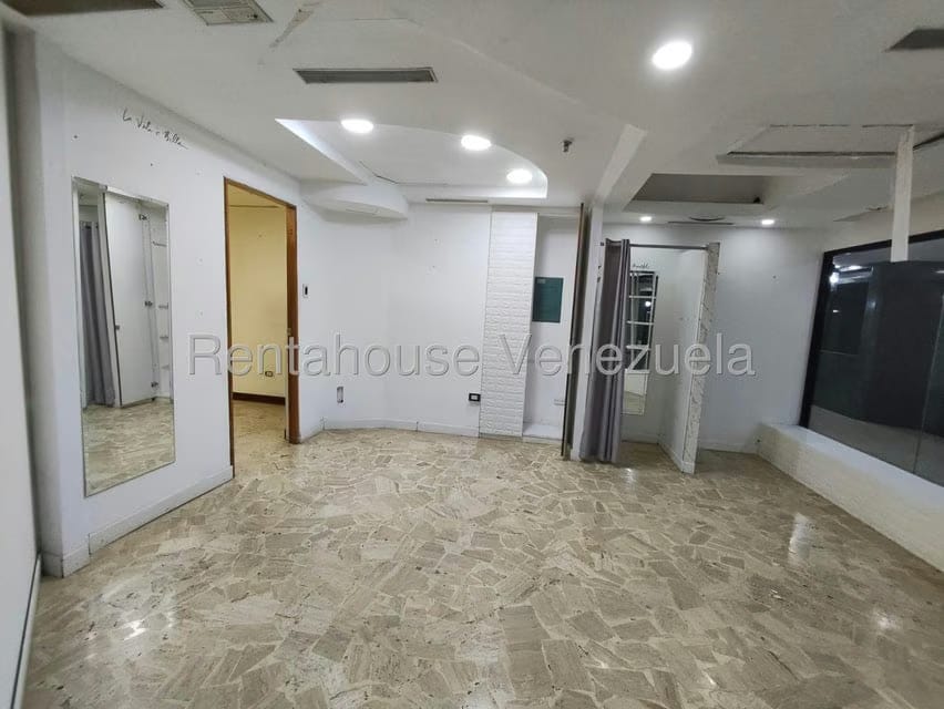 Comercial (Local Comercial) en Alquiler en Las Mercedes, Distrito Metropolitano - 8