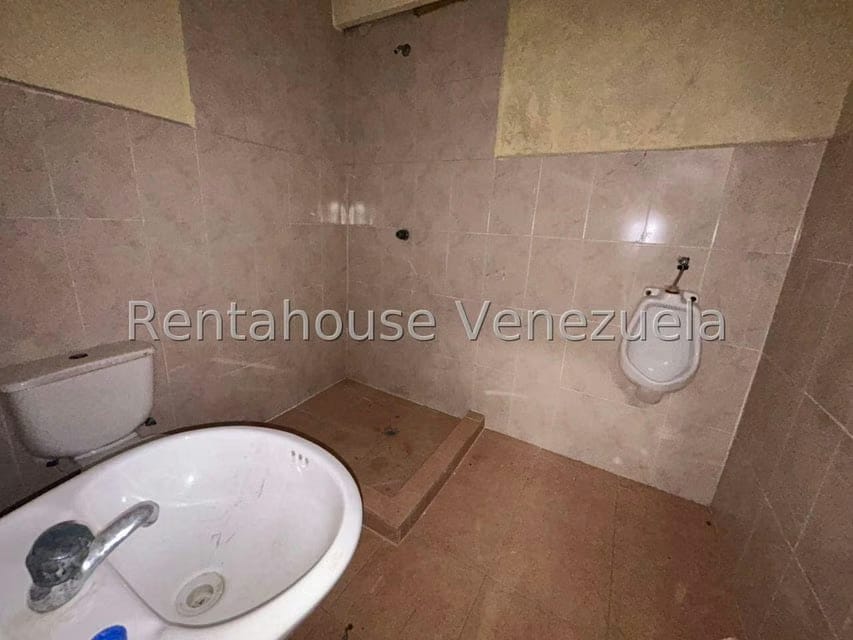 Comercial (Galpon - Deposito) en Alquiler en Parroquia Juan de Villegas, Lara - 16