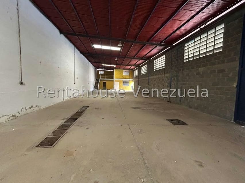 Comercial (Galpon - Deposito) en Alquiler en Parroquia Juan de Villegas, Lara - 3