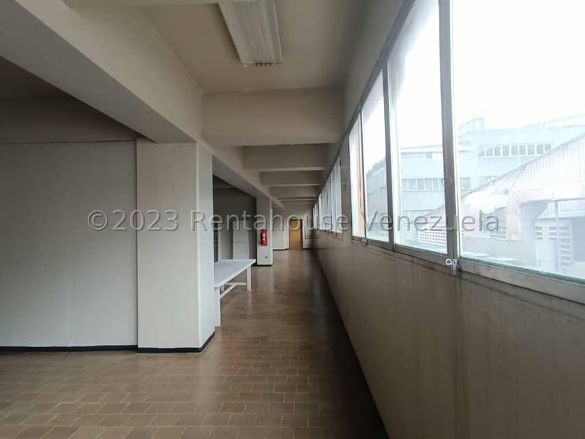 Comercial (Edificio) en Venta en La Urbina, Distrito Metropolitano - 33