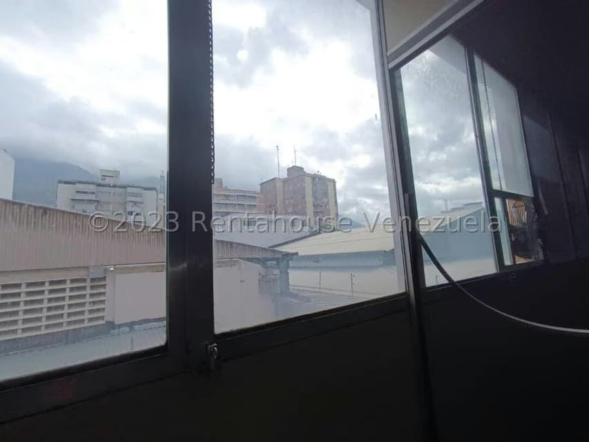 Comercial (Edificio) en Venta en La Urbina, Distrito Metropolitano - 34