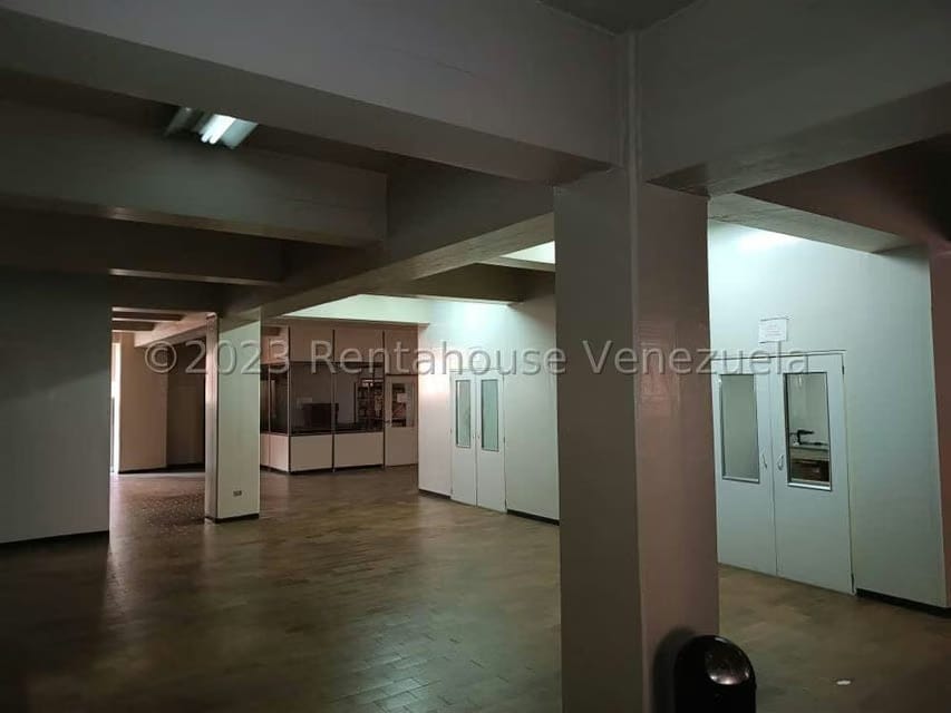 Comercial (Edificio) en Venta en La Urbina, Distrito Metropolitano - 38