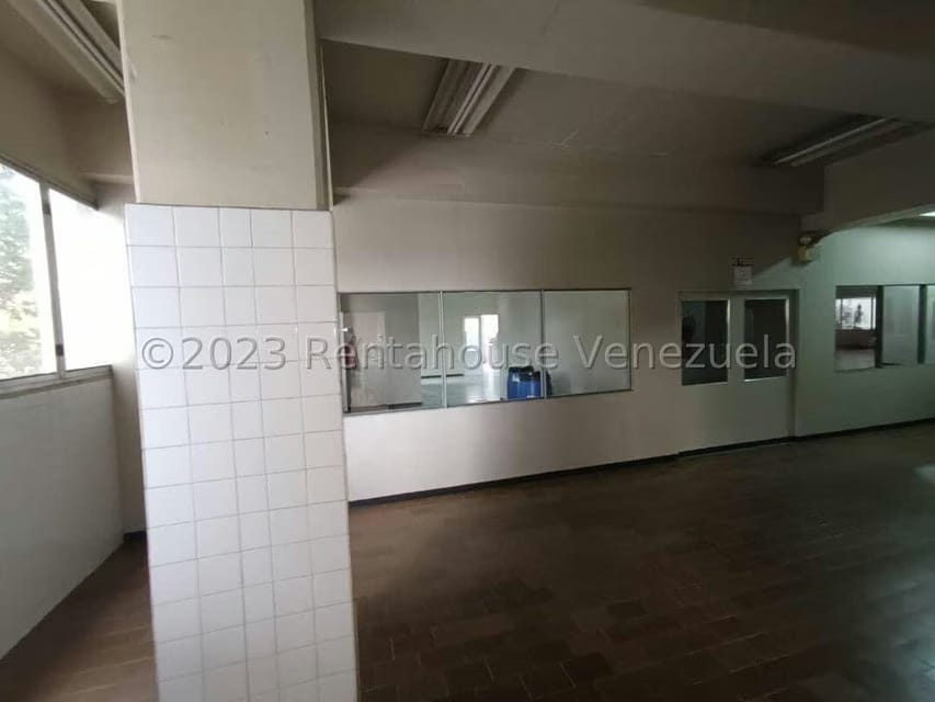 Comercial (Edificio) en Venta en La Urbina, Distrito Metropolitano - 40