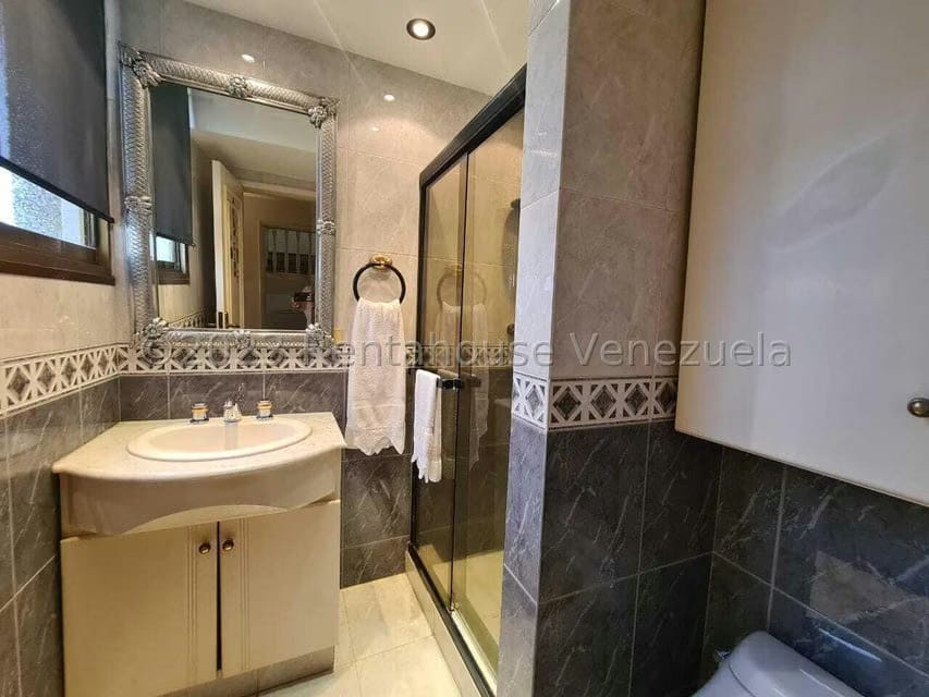 Apartamento (Duplex) en Venta en La Alameda, Distrito Metropolitano - 26