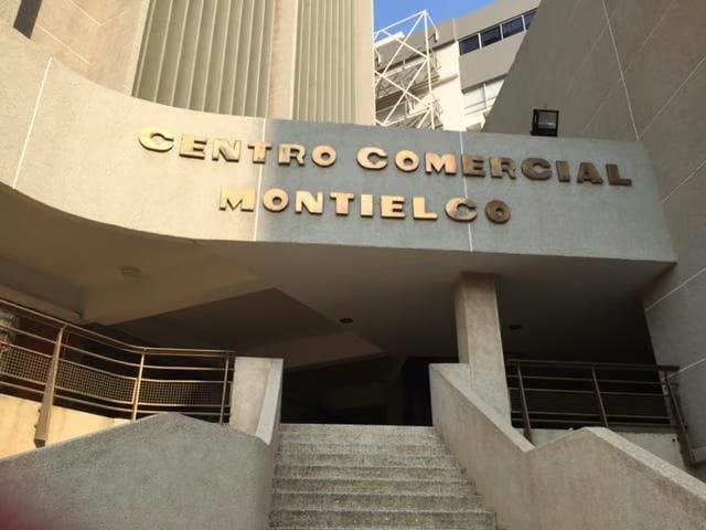 Comercial (Oficina) en Venta en Calle 72, Zulia