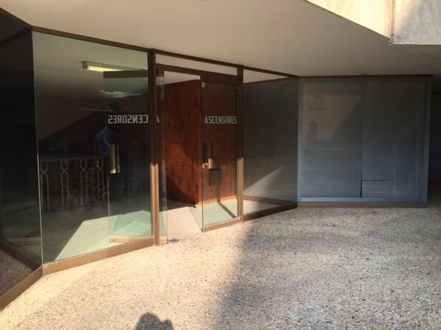 Comercial (Oficina) en Venta en Calle 72, Zulia - 2