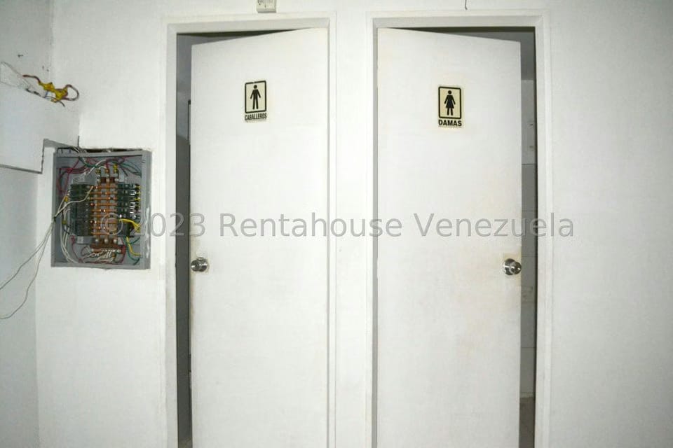 Comercial (Local Comercial) en Venta en El Cafetal, Distrito Metropolitano - 16